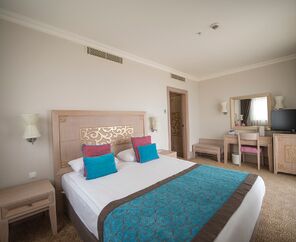 Crystal Family Resort & Spa