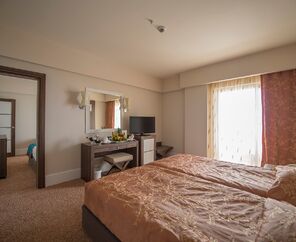 Crystal Family Resort & Spa