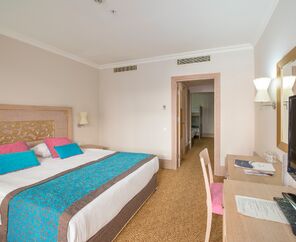 Crystal Family Resort & Spa