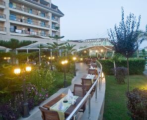 Crystal Family Resort & Spa