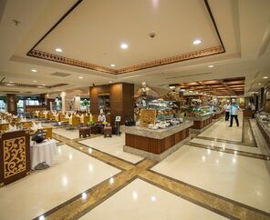 Crystal Family Resort & Spa