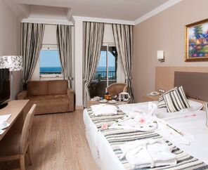 Crystal Tat Beach Golf Resort & Spa
