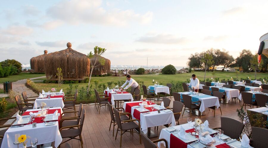 Crystal Tat Beach Golf Resort & Spa