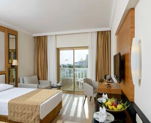 Aydınbey Famous Resort