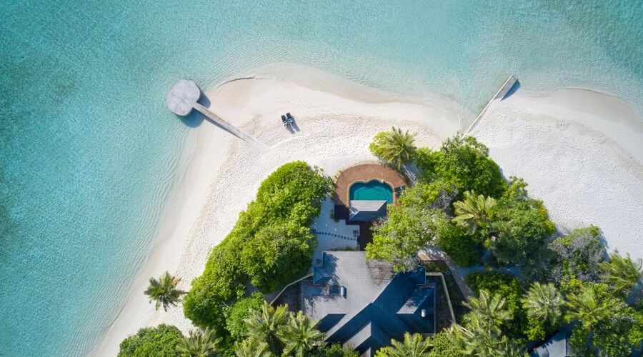 Royal Island Resort