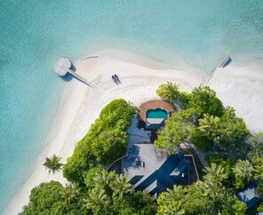 Royal Island Resort