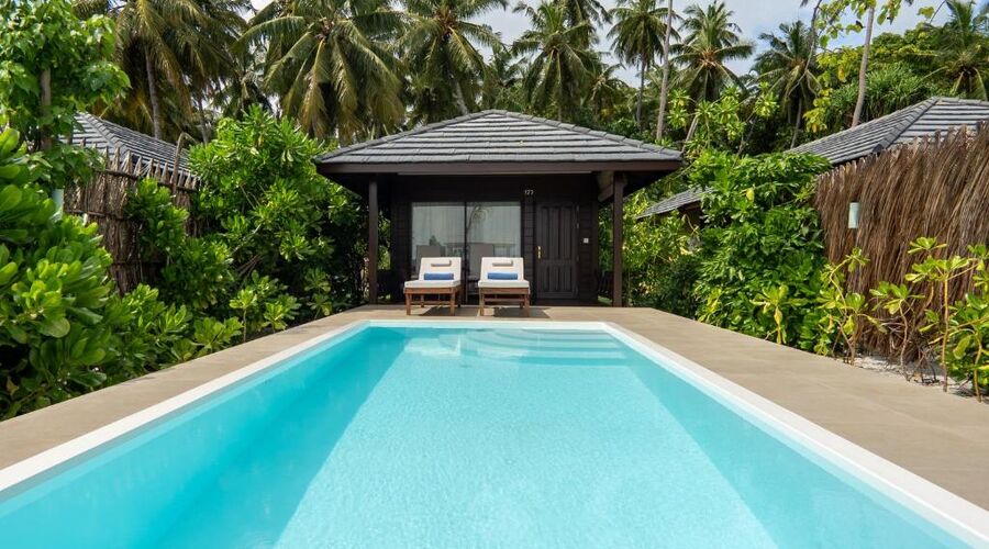 Royal Island Resort