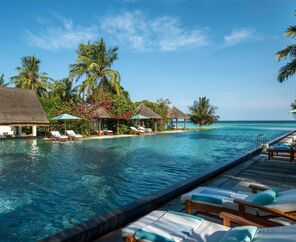 Four Seasons Resort Maldives at Landaa Giraavaru