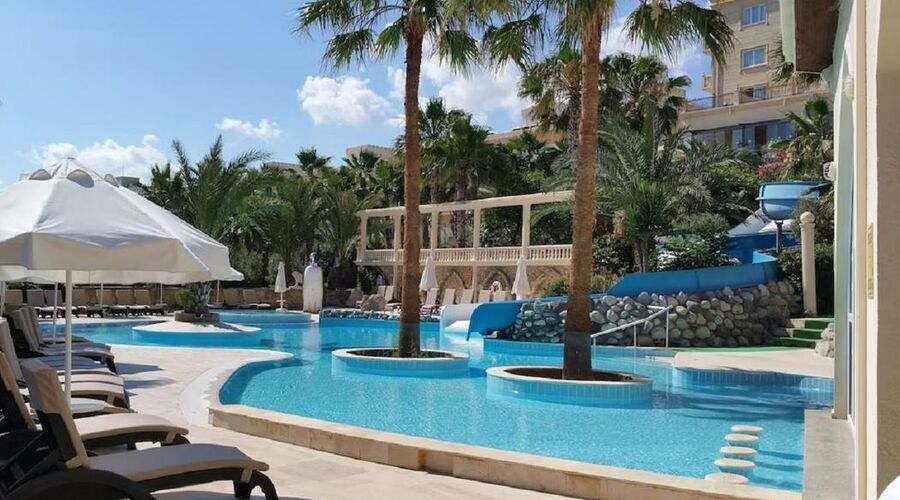 Oscar Resort Hotel & Casino
