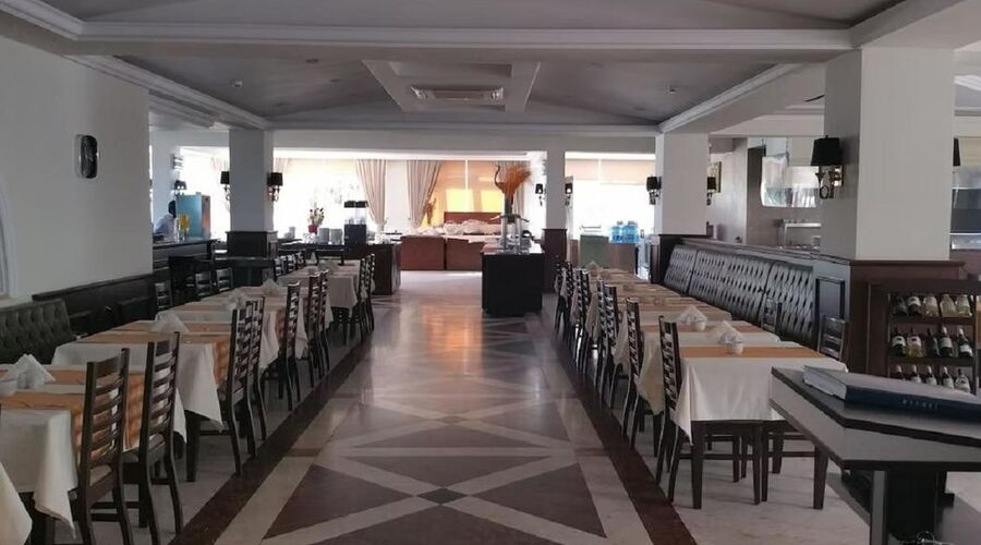 Oscar Resort Hotel & Casino