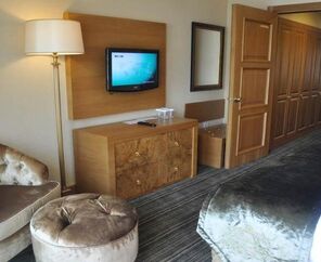 Oscar Resort Hotel & Casino