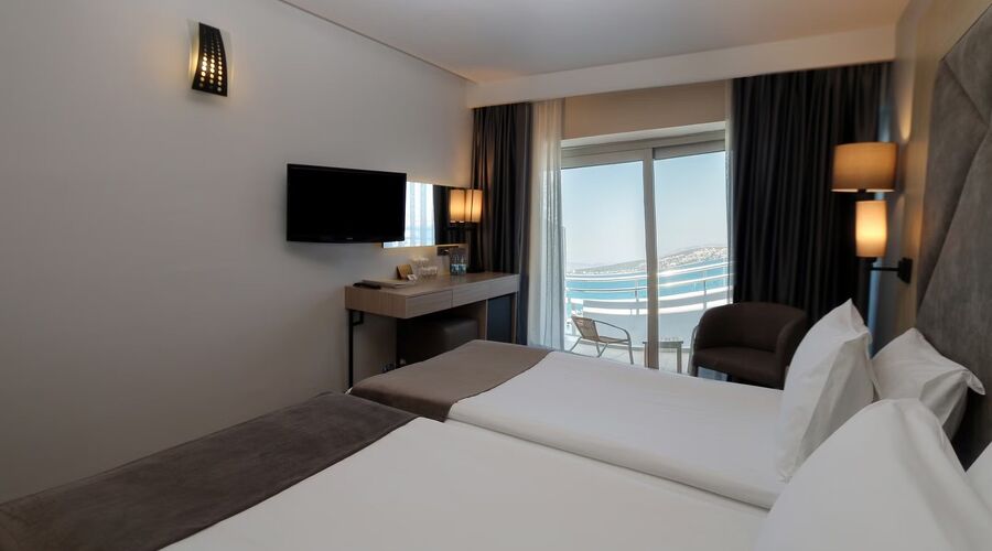 Altın Yunus Hotel & Spa Çeşme