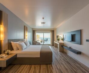 Altın Yunus Hotel & Spa Çeşme