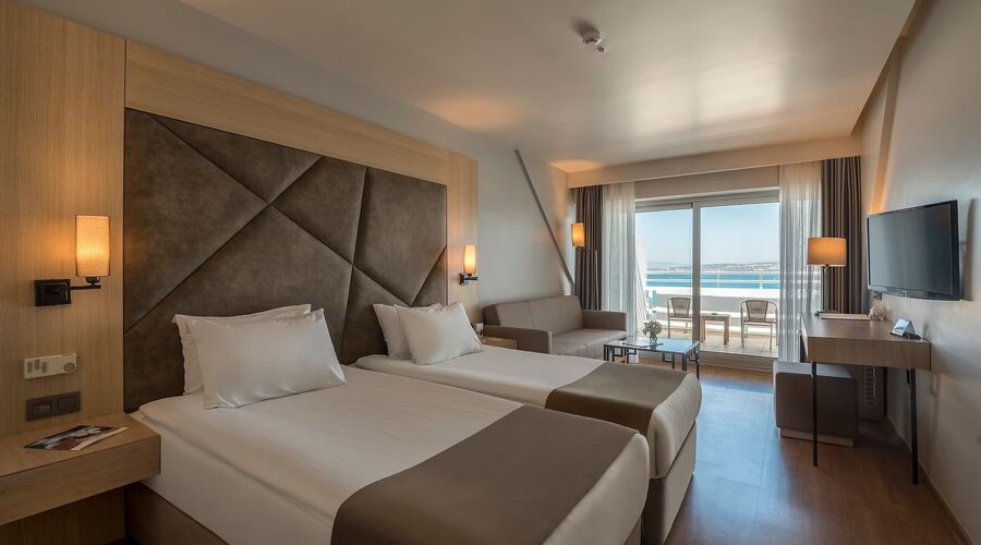 Altın Yunus Hotel & Spa Çeşme