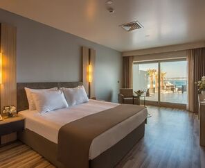 Altın Yunus Hotel & Spa Çeşme