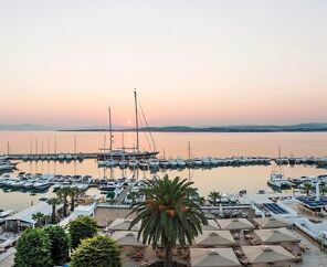 Altın Yunus Hotel & Spa Çeşme