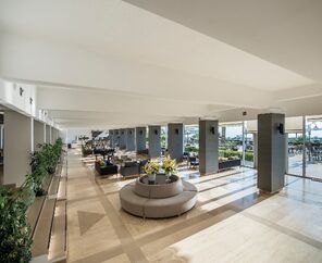 Altın Yunus Hotel & Spa Çeşme