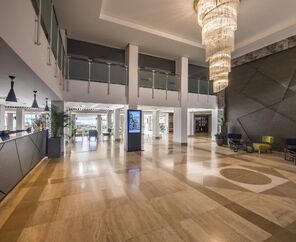 Altın Yunus Hotel & Spa Çeşme
